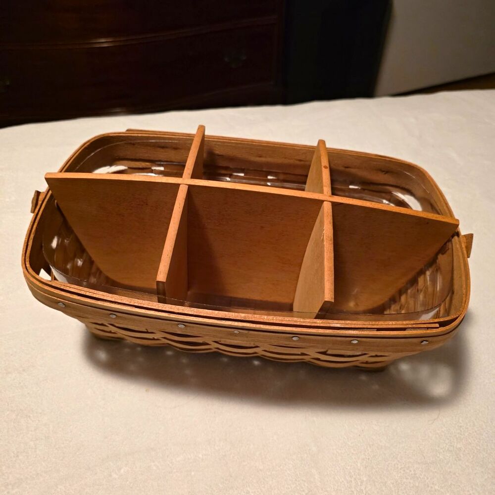 Vintage 1987 Longaberger Market Basket with plastic liner.